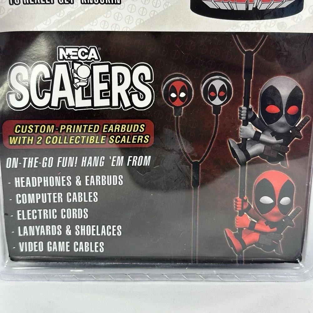 NECA Marvel Deadpool Limited Edition Gift Set Body Knockers Scalers Earbuds